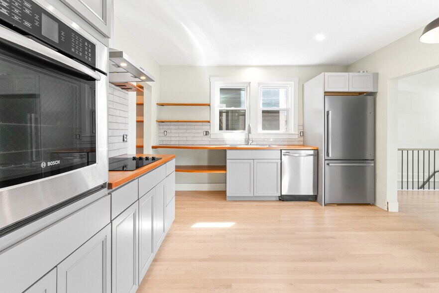 More Photos Of 736 Forest Ave, Portland Office Residential For Sale