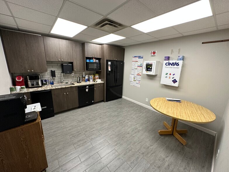 More Photos Of 5460 Muddy Creek Rd, Green Township Warehouse For Sale