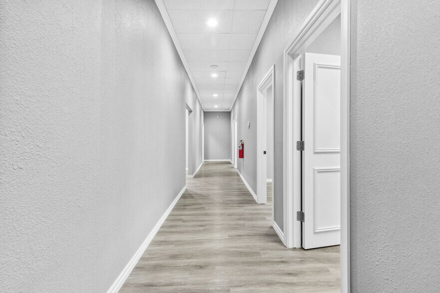 More Photos Of 2402 S 29th St, Chickasha Office For Sale