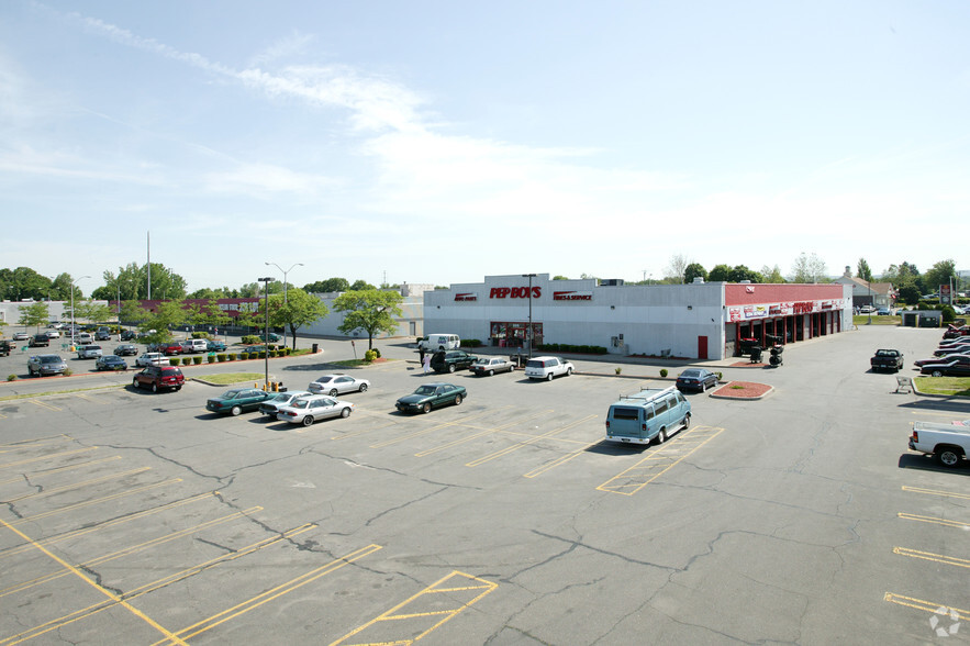 Primary Photo Of 205 Spencer St, Manchester Unknown For Lease