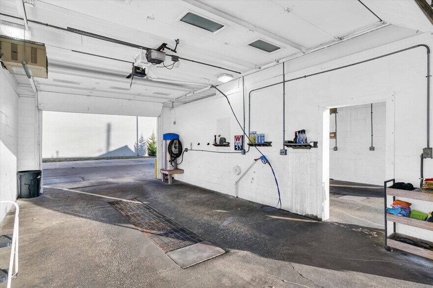 More Photos Of 501 E University Ave, Urbana Carwash For Sale