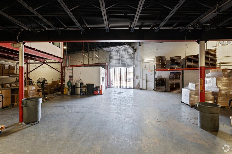 More Photos Of 2320 NW 147th St, Opa-locka Warehouse For Lease
