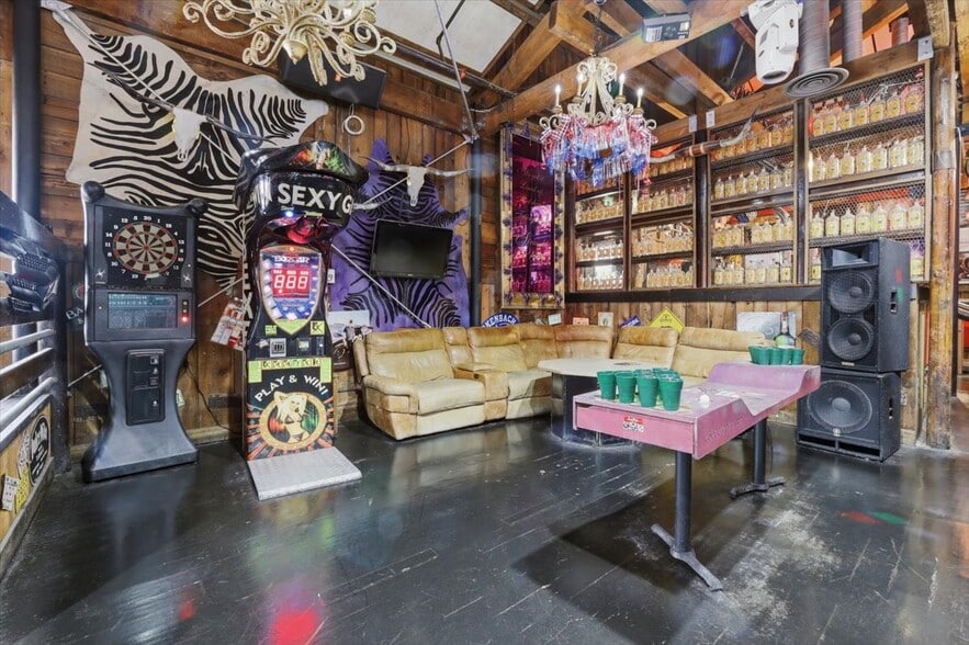 More Photos Of 3330 N Academy Blvd, Colorado Springs Bar For Sale