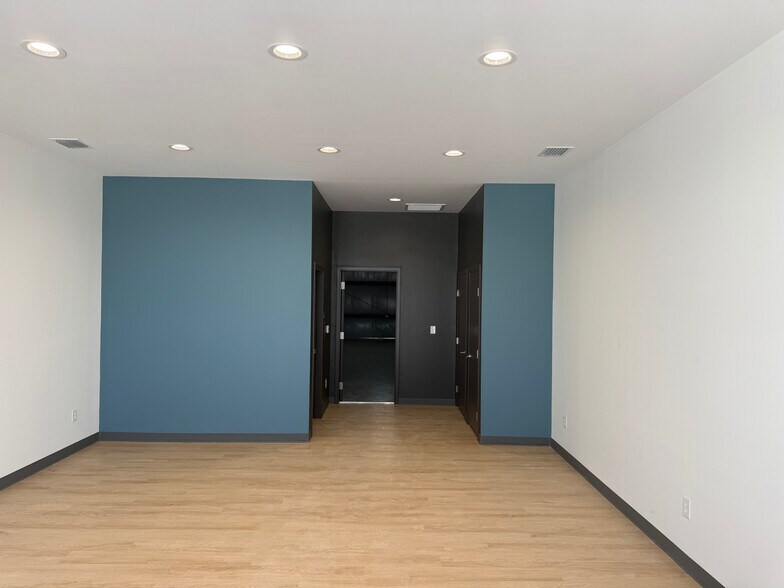 More Photos Of 1100 E Whitewing Ave, McAllen Light Distribution For Lease