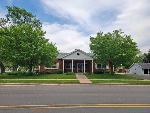 Primary Photo Of 204 S Main St, Loyal Bank For Sale