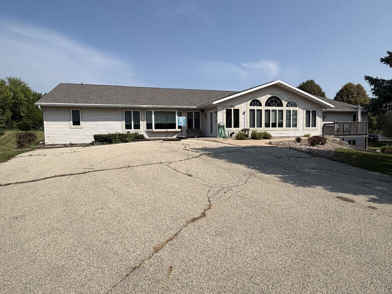 More Photos Of 209 Forest St, Fox Lake Assisted Living For Lease