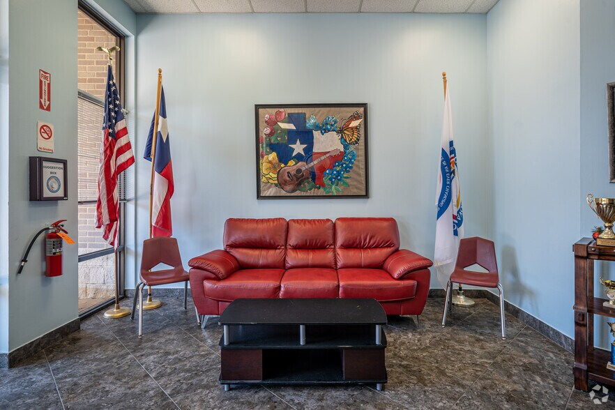 More Photos Of 2553-2555 Cordes Dr, Sugar Land Medical For Sale