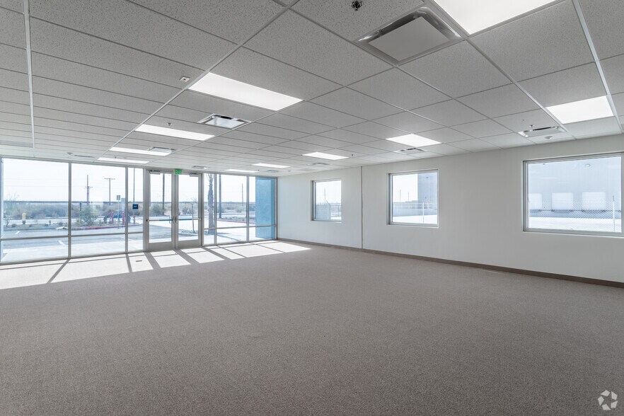 More Photos Of 1774 Pan American St, Calexico Warehouse For Lease