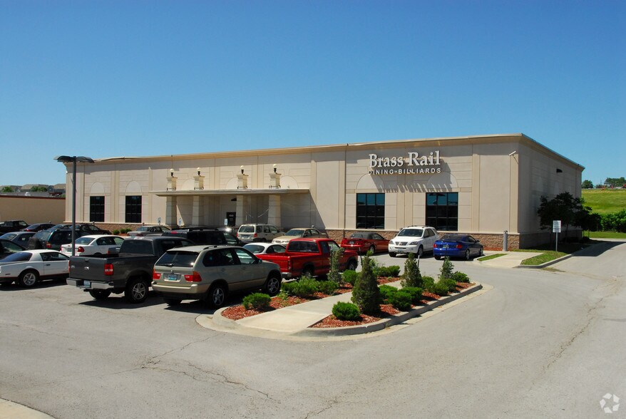 Primary Photo Of 4940 NE 81st St, Kansas City General Retail For Sale