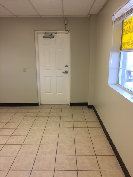 More Photos Of 11601 Pellicano Dr, El Paso Warehouse For Lease