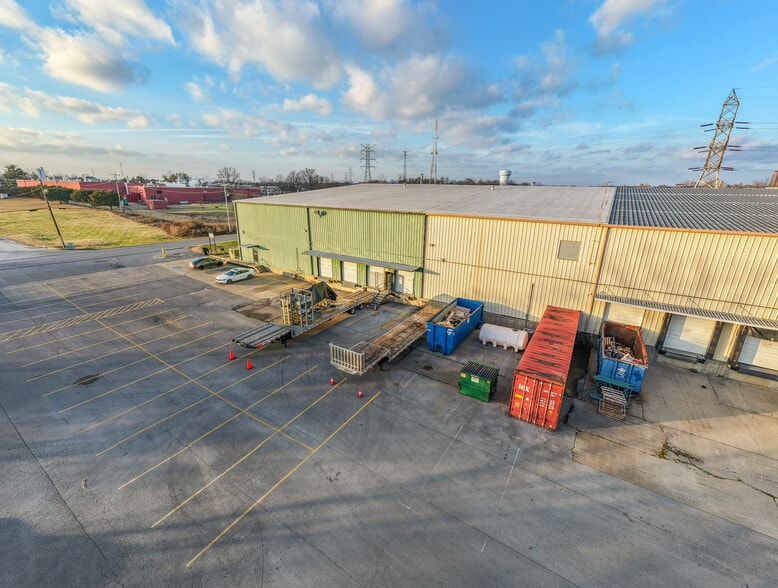 More Photos Of 831 Park Ave, Murfreesboro Manufacturing For Lease