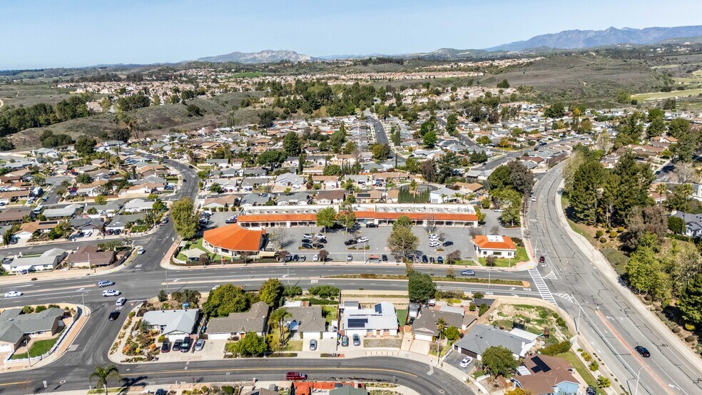More Photos Of 14711 Princeton Ave, Moorpark Freestanding For Sale