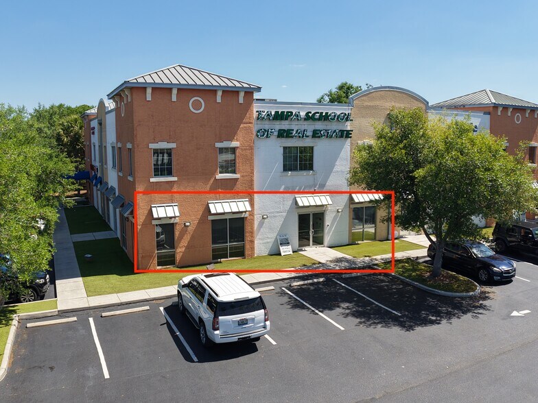 More Photos Of 18101 Highwoods Preserve Pkwy, Tampa Office Residential For Lease