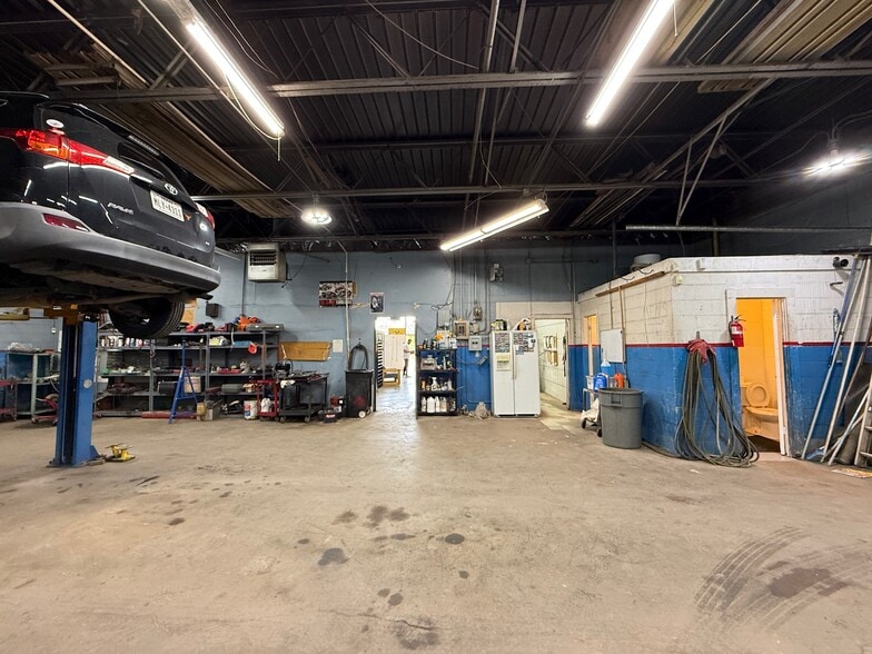 More Photos Of 881 Pine St, Abilene Industrial For Sale