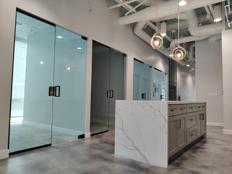 More Photos Of 3748 Bayer Ave, Long Beach Office For Lease