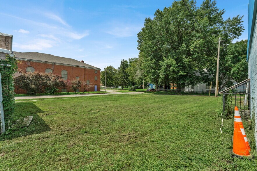 More Photos Of 1700 NE Seward Ave, Topeka Office For Sale