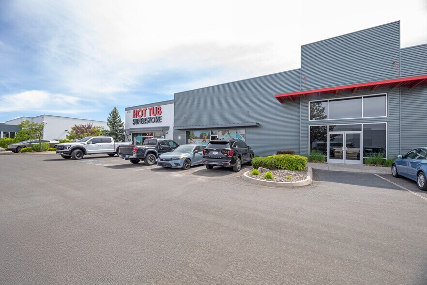 More Photos Of 9728 S Virginia St, Reno Showroom For Sale