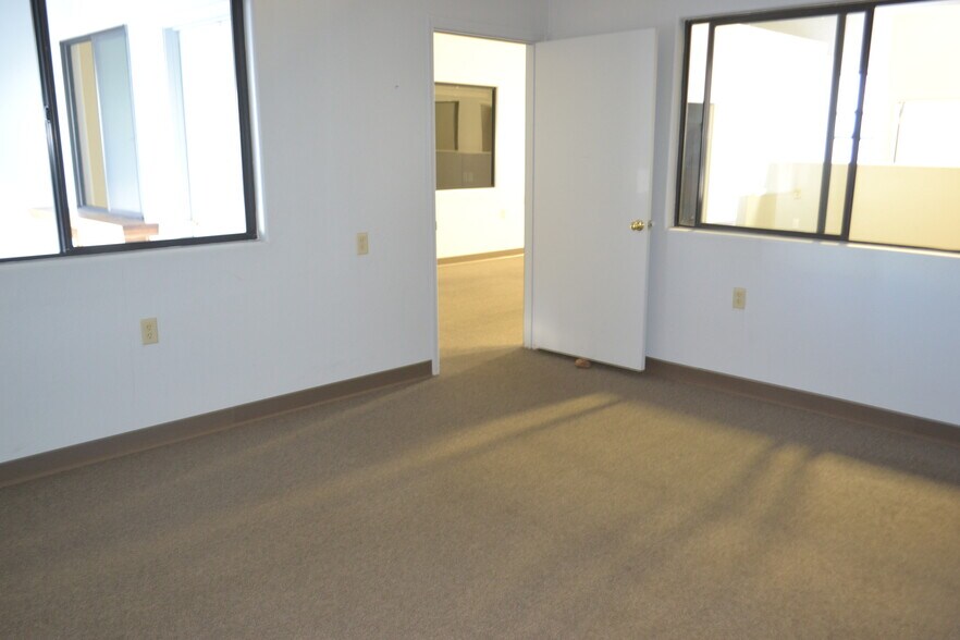 More Photos Of 6717-6719 E 2nd St, Prescott Valley General Retail For Lease