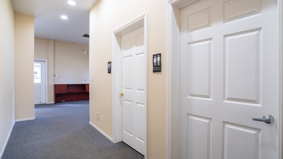 More Photos Of 4770 Occidental Rd, Santa Rosa Light Distribution For Sale