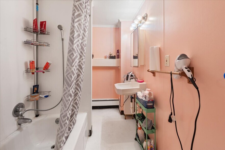 More Photos Of 1019 College Rd, Fairbanks Flex For Sale