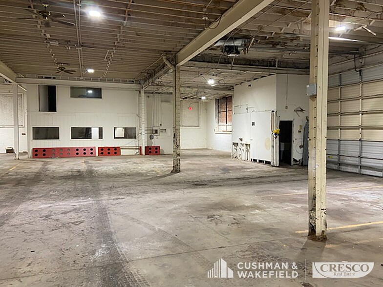 More Photos Of 3301-3303 Lakeside Ave E, Cleveland Warehouse For Lease