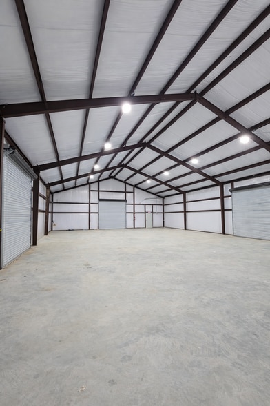 More Photos Of 708 Corry a Edwards Dr, Kennedale General Retail For Lease