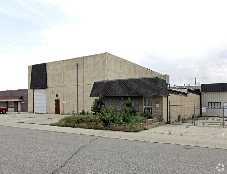 More Photos Of 2255-2275 S Kalamath St, Denver Warehouse For Lease