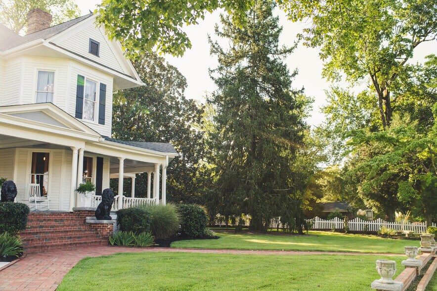 More Photos Of 123 SE Railroad St, Youngsville Lodge Meeting Hall For Sale