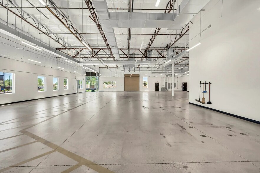 More Photos Of 8930 S Beck Ave, Tempe Light Manufacturing For Lease