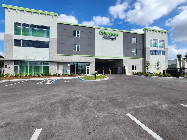 Primary Photo Of 3031 Palm Beach Blvd, Fort Myers Warehouse For Lease
