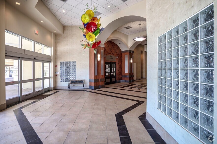 More Photos Of 6300 N Wickham Rd, Melbourne General Retail For Lease