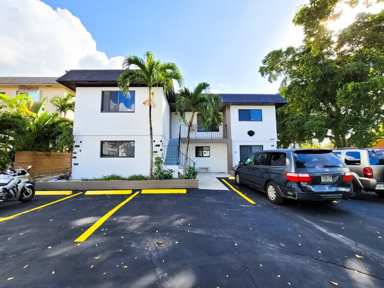 More Photos Of 1858 Dewey St, Hollywood Apartments For Sale