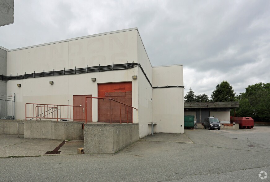 More Photos Of 19531-19585 Fraser Hwy, Surrey Storefront Retail Office For Lease