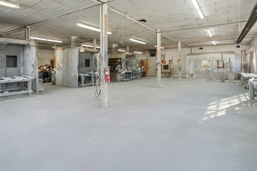 More Photos Of 2332 4th Ave, Greeley Manufacturing For Sale