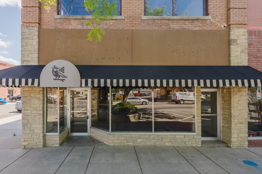 More Photos Of 1001 W Douglas Ave, Wichita Storefront For Sale