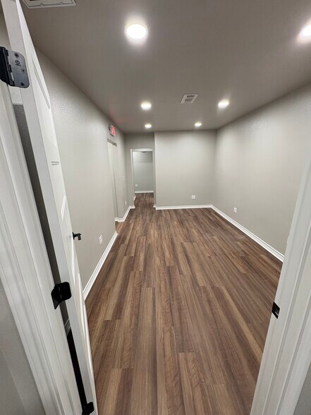 More Photos Of 316 Bonner Ave, Tyler Office For Lease