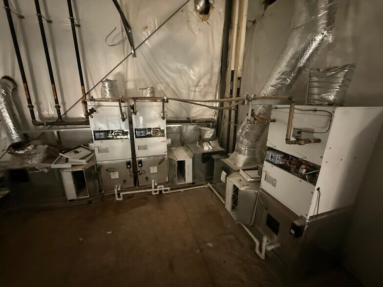 More Photos Of 9231 50 St NW, Edmonton Warehouse For Lease