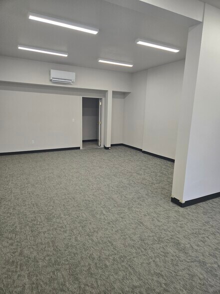 More Photos Of 25011 E Trent Ave, Newman Lake Storefront Retail Office For Lease