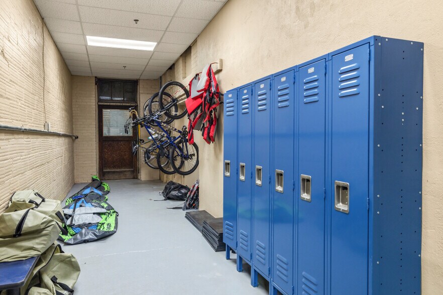 More Photos Of 125 S 6th St, Klamath Falls Flex For Sale