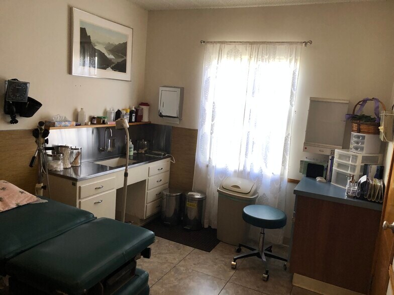 More Photos Of 2011 19th St, Bakersfield Medical For Sale