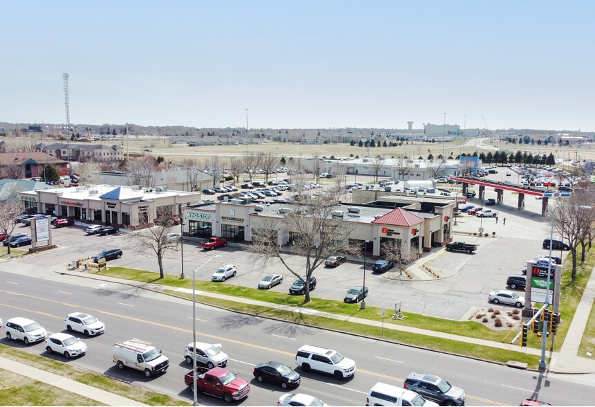 More Photos Of 3509-3517 W 57th St, Sioux Falls Unknown For Lease