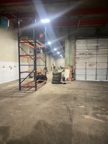 More Photos Of 5225 Kilmer Pl, Hyattsville Warehouse For Lease