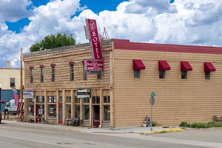 Primary Photo Of 104 2nd St S, Kremmling Apartments For Sale