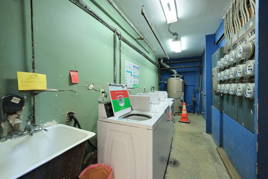 More Photos Of 332 Riverdale Dr, Glendale Apartments For Sale