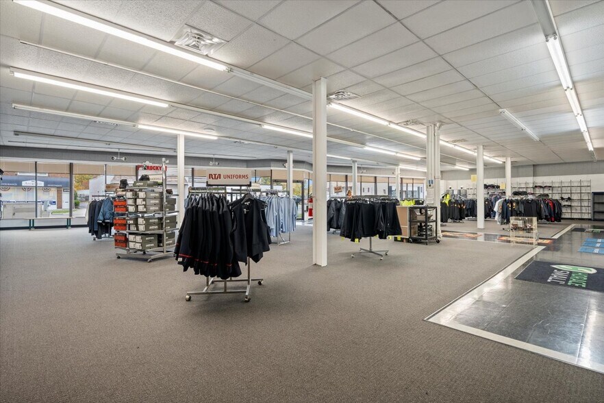 More Photos Of 4711 State Rd, Cleveland Storefront For Sale