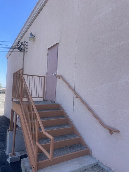 More Photos Of 10288 San Pedro Ave, San Antonio Showroom For Sale