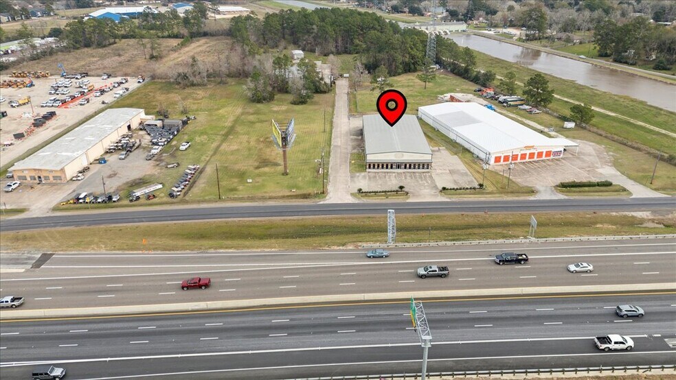 More Photos Of 7920 Eastex Fwy, Beaumont Light Distribution For Sale