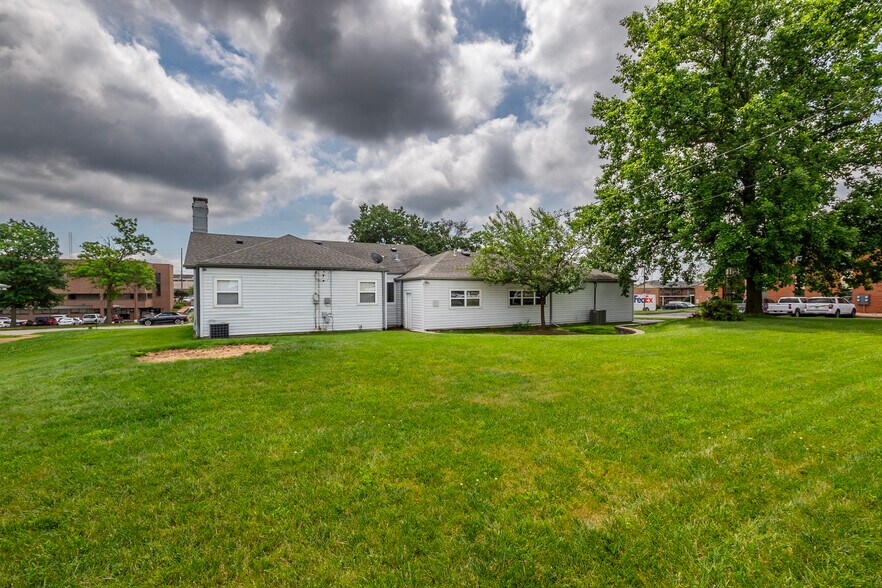 More Photos Of 4163 Crescent Dr, Saint Louis Medical For Sale