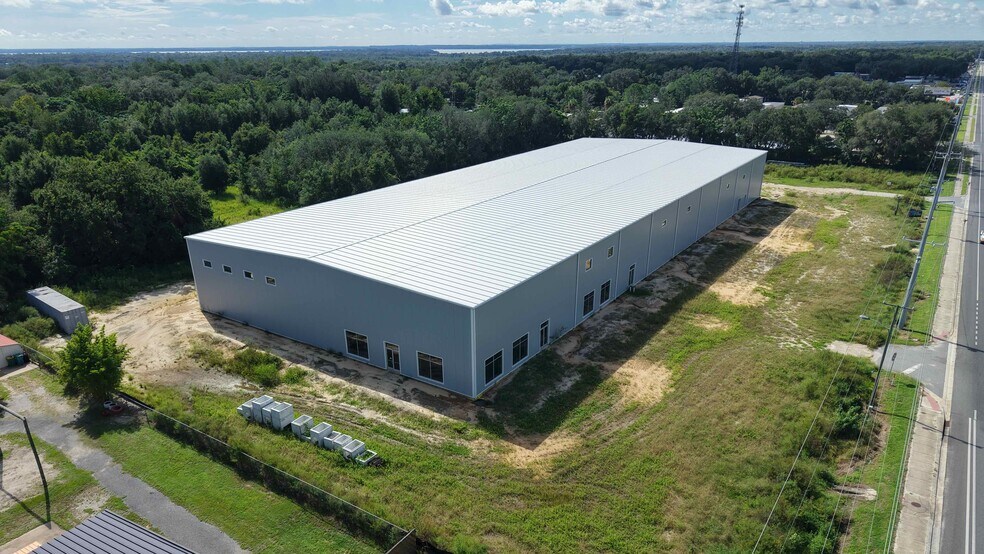 More Photos Of 2221 US-441, Fruitland Park Showroom For Sale