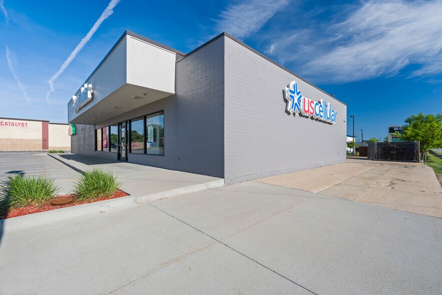 More Photos Of 705-711 24th St, Ames General Retail For Lease